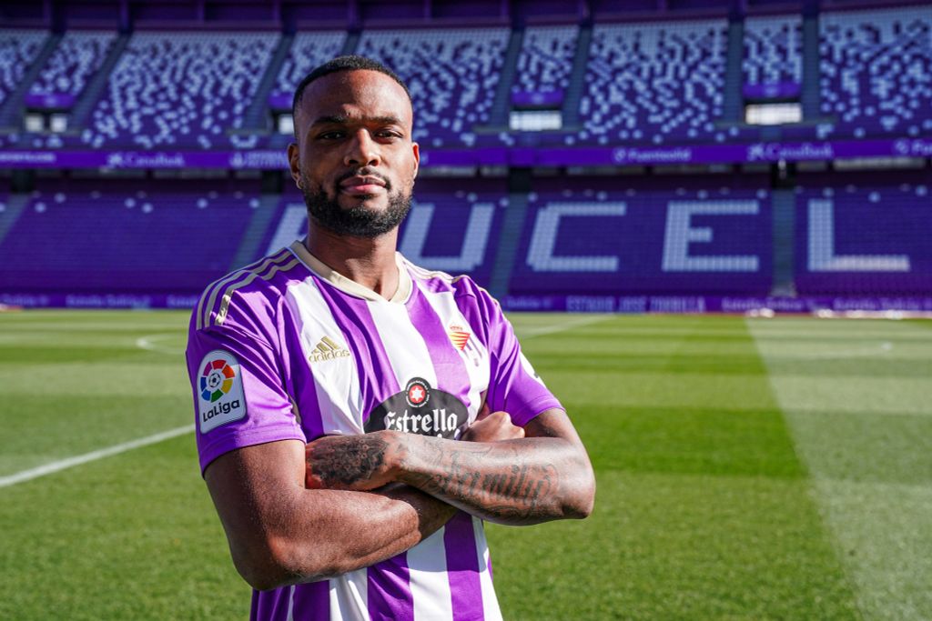 I Came Here To Score Goals Cyle Larin Faces Toughest Test Yet In La i-came-here-to-score-goals-cyle-larin-faces-toughest-test-yet-in-la